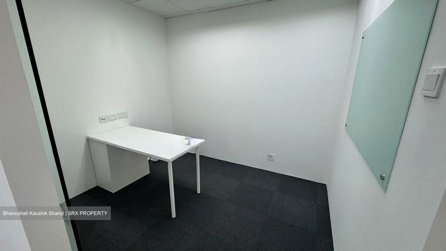 International Plaza (D2), Office #524488131